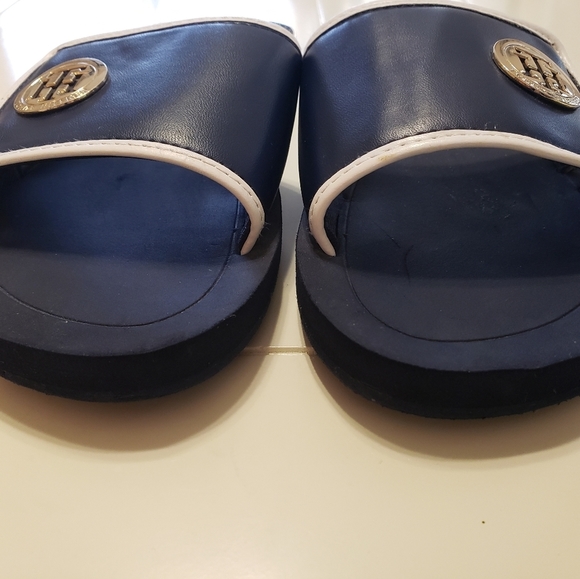 Tommy Hilfiger Blue Slides with Gold Emblem - Picture 3 of 4